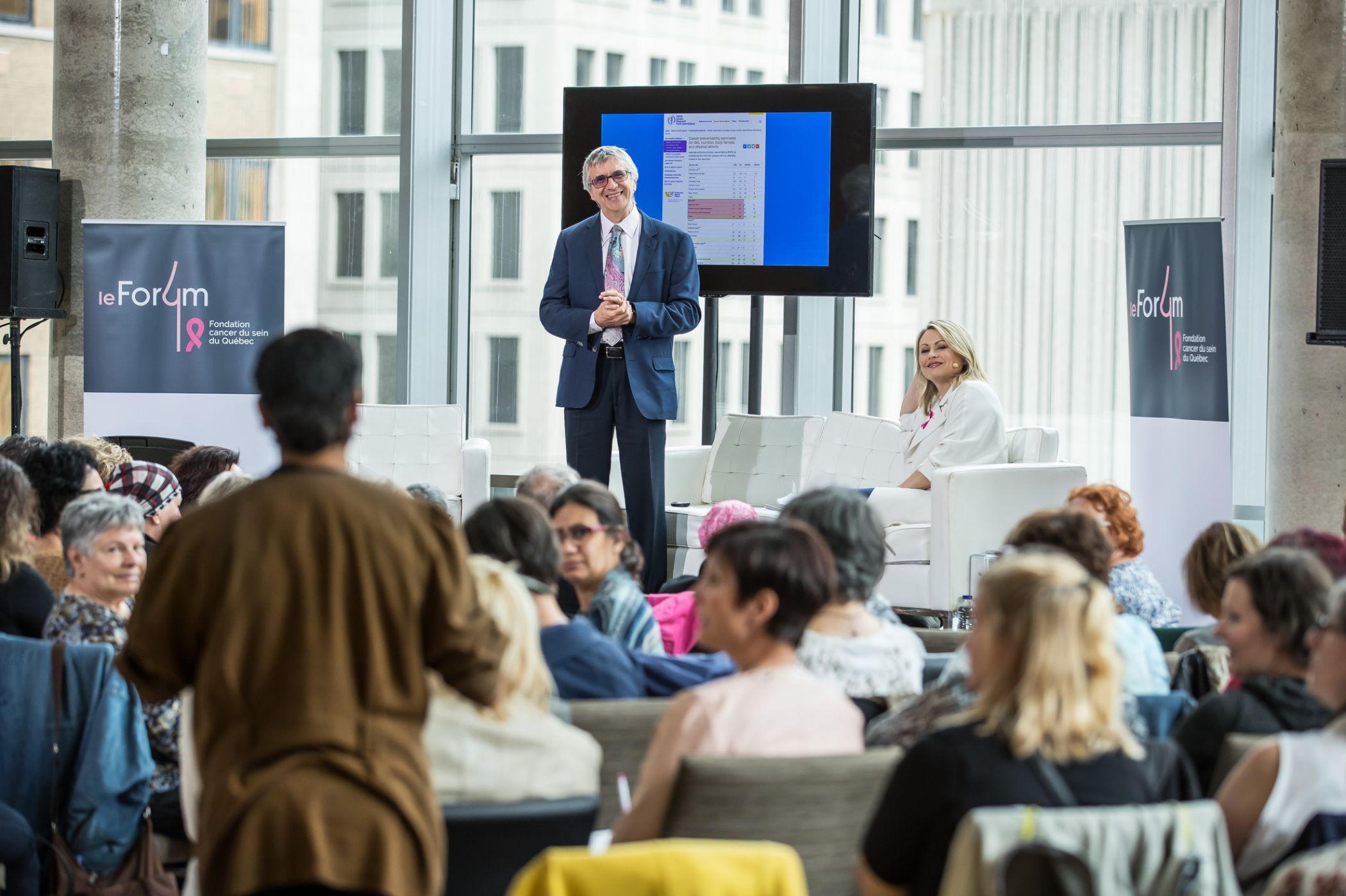 Le public peut poser directement des questions aux chercheurs.