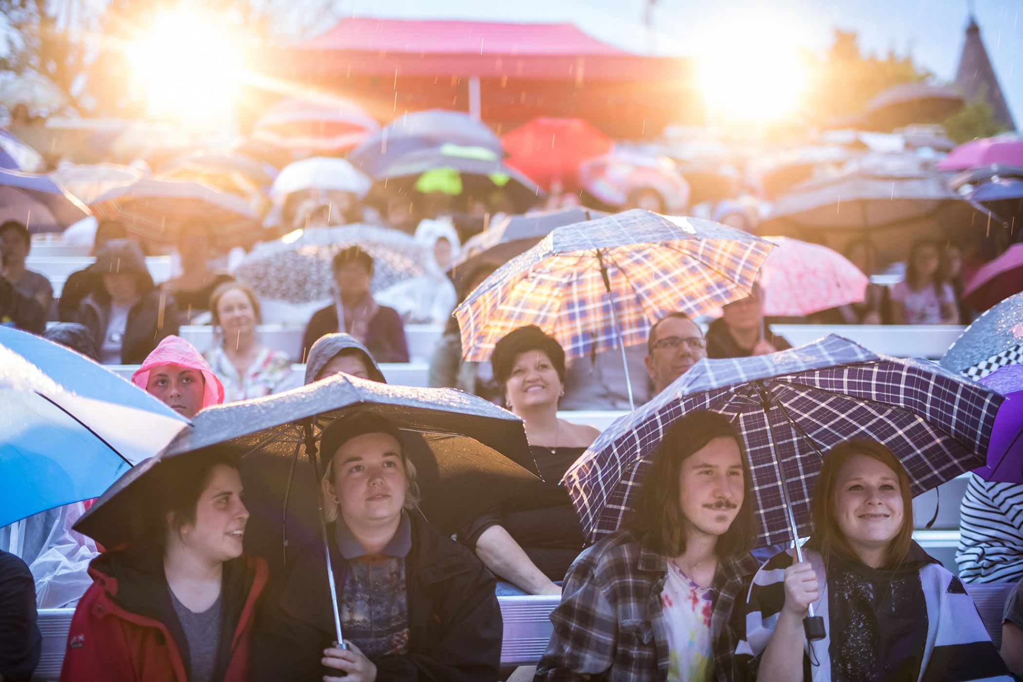 La pluie n'a pas empêché la présence en grand nombre de la foule lors du festival de musique folk à St-Jérôme.